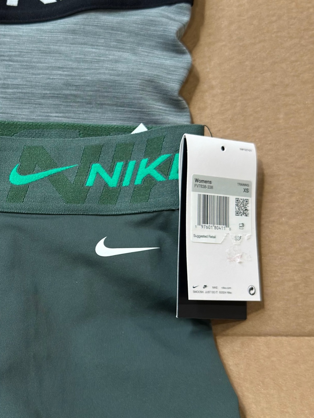 Women’s Size XS Nike Pro Training Compression Shorts Green Gray Dri-FIT(1 No Tag